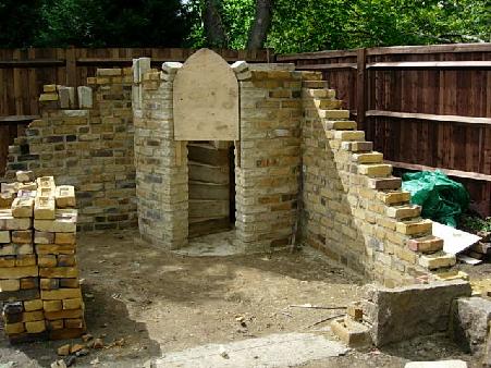 Starting work on the door arch - end of May 2006